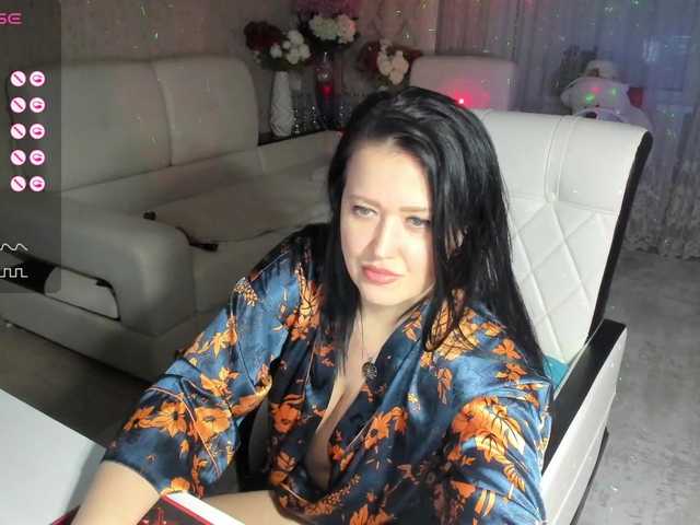 Broadcast screenshots LoveCatsuit