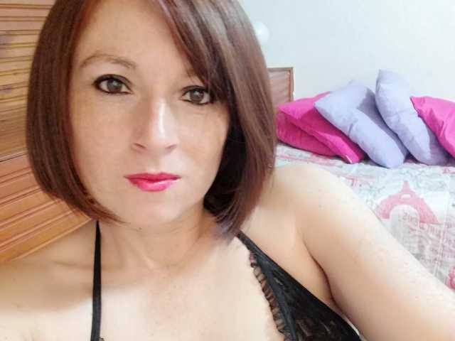 Erotic video chat Lovely-Lucia