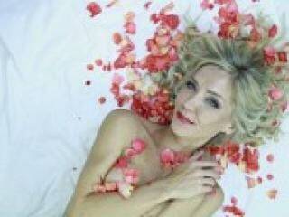 Erotic video chat lovelylaura