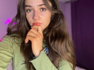 Erotic video chat Lucie537