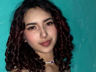 Erotic video chat Lucy-Cute