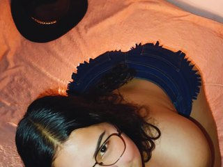 Erotic video chat LucyColleen