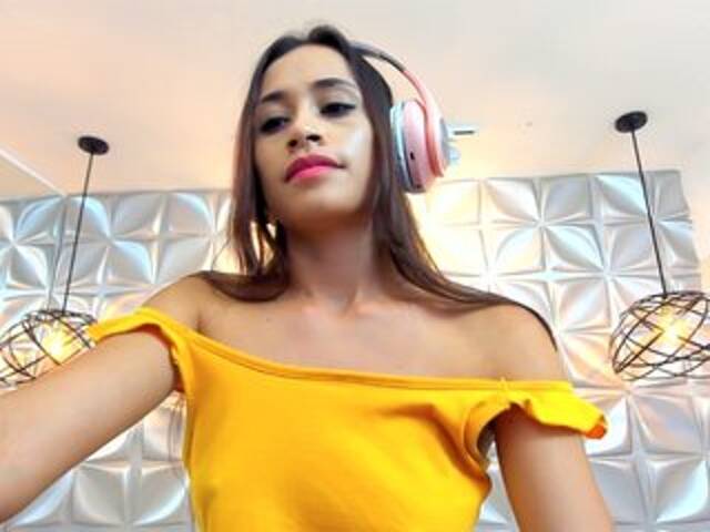 Broadcast screenshots LuisaTrujillo