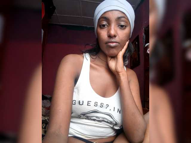 Welcome to my chat room! Feel free to say hi 😊