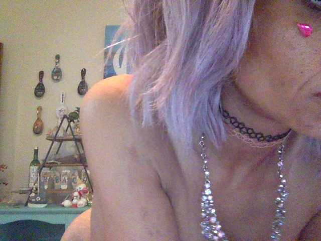 Broadcast screenshots LunaKittyKat3