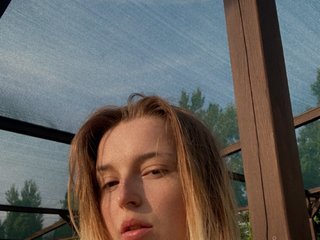 Erotic video chat LuniTunes