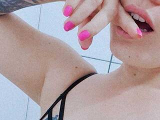 Erotic video chat lure02