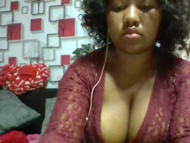 Welcome to my chat room! Feel free to say hi 😊