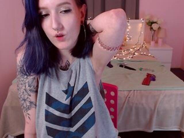 Broadcast screenshots LynCollinsX