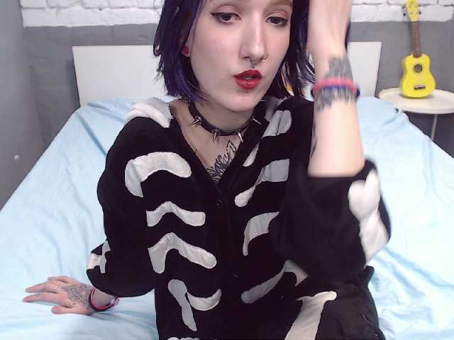 Broadcast screenshots LynCollinsX