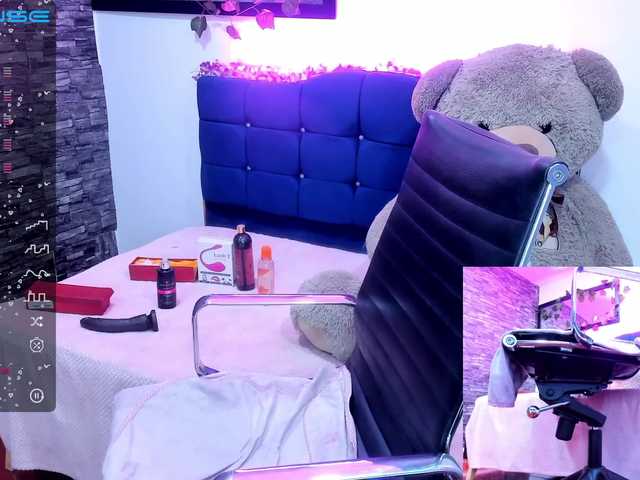 Photos Madelinexxx Hello, I'm new... My name is Madeline and I'm 18 years old❤Tip menuPvt ON- GOAL: SHOW BOOBS