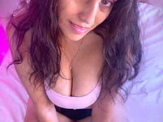 Erotic video chat MaeMoore