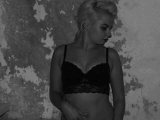 Erotic video chat malinka18