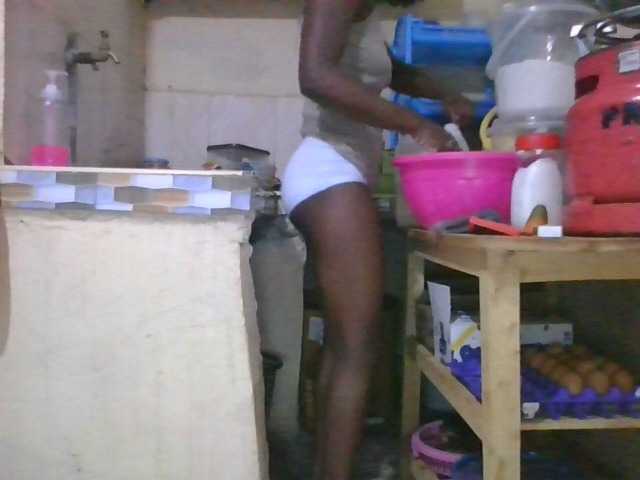 Welcome to my chat room! Feel free to say hi 😊