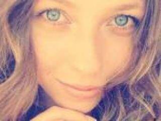 Erotic video chat mannelia