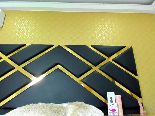 Broadcast screenshots ManuelaBaez