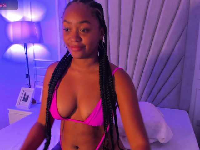 Broadcast screenshots ManuelaBaez