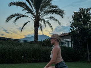 Erotic video chat Manymoney1