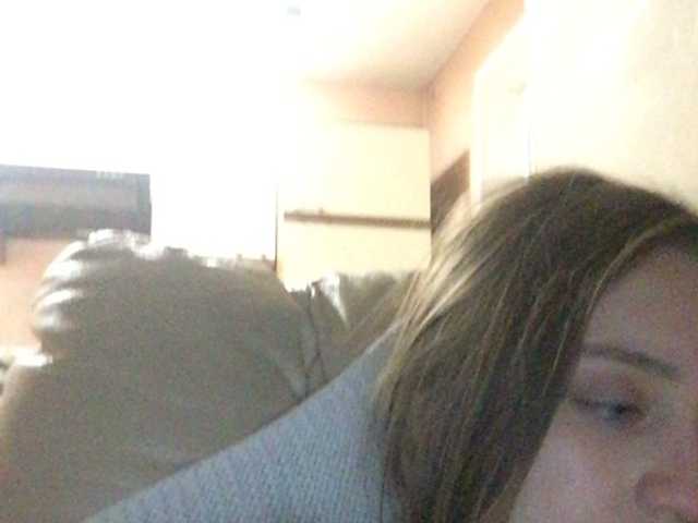 Broadcast screenshots Mariahiness18