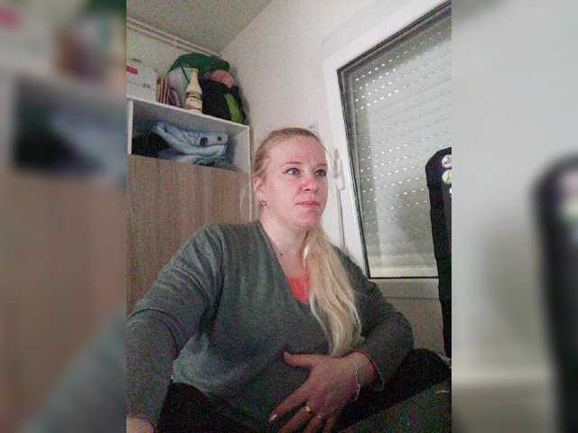 Broadcast screenshots lorenarubia