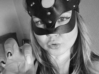 Erotic video chat MariKyri