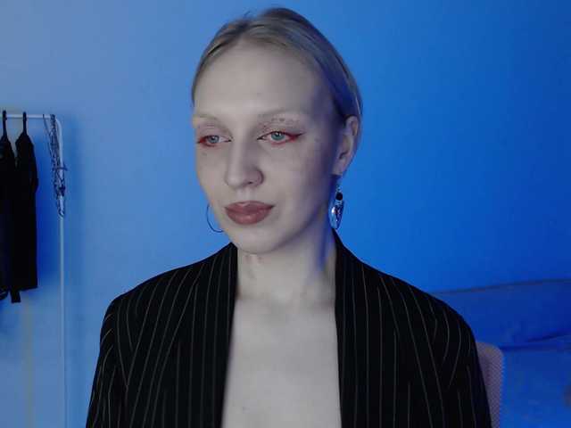Broadcast screenshots MarthaHoffman
