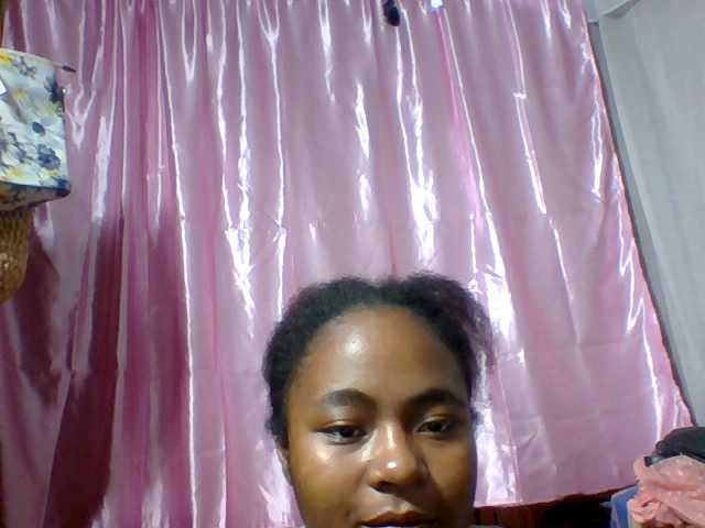 Welcome to my chat room! Feel free to say hi 😊