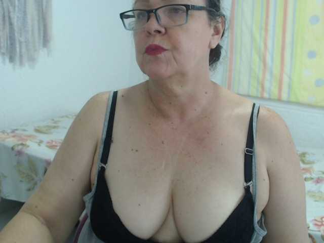 Photos maturekarime Mature woman hairy and bbw,: tits 30, pussy 35, ass 25, all naked 100, masturbate and cum 120