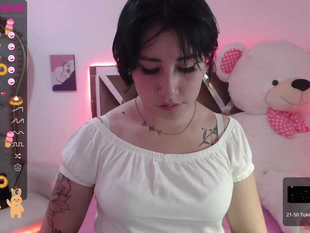 Broadcast screenshots maya-tay