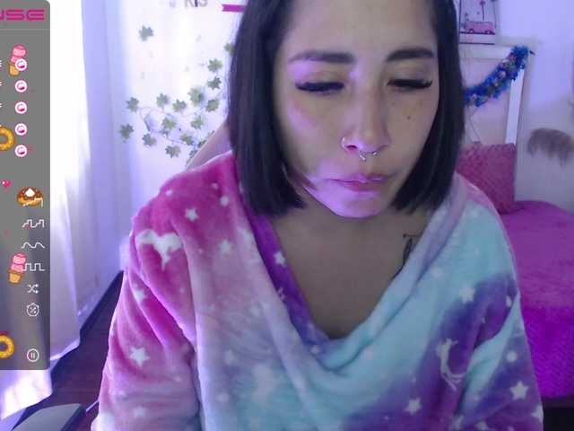Broadcast screenshots maya-tay