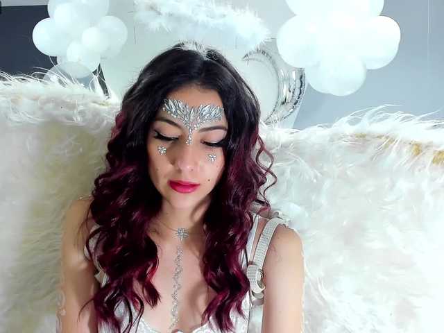 Broadcast screenshots MayaHicks