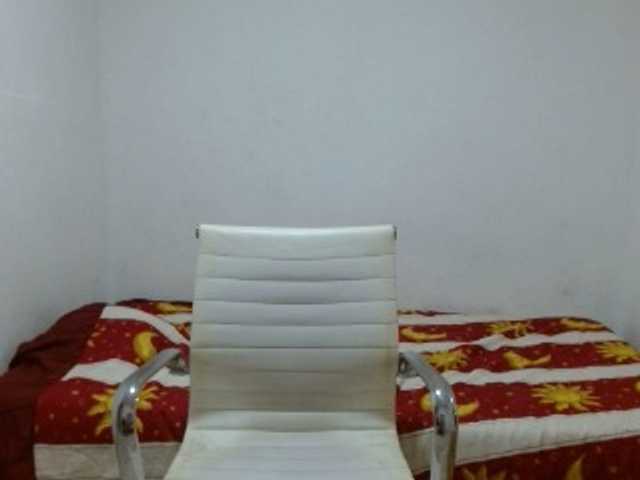 Broadcast screenshots MayraMeneses