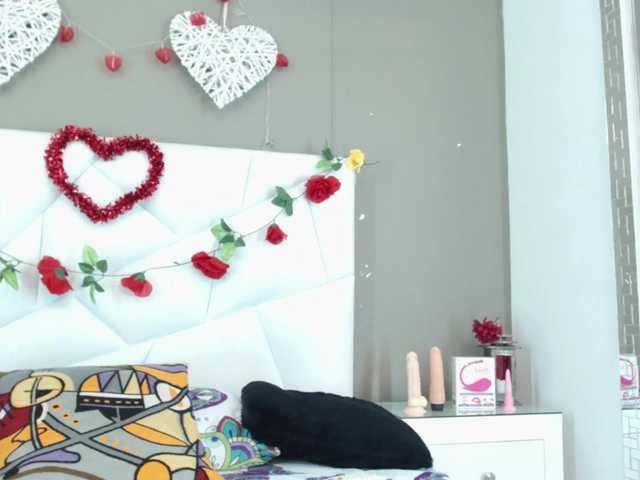 Photos meganleet Hi Guys, Welcome to My Room, we are going to spend a very hot and pleasant time. Come here. Naked body with oil goal to me @ramin
