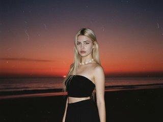 Erotic video chat -Melani-