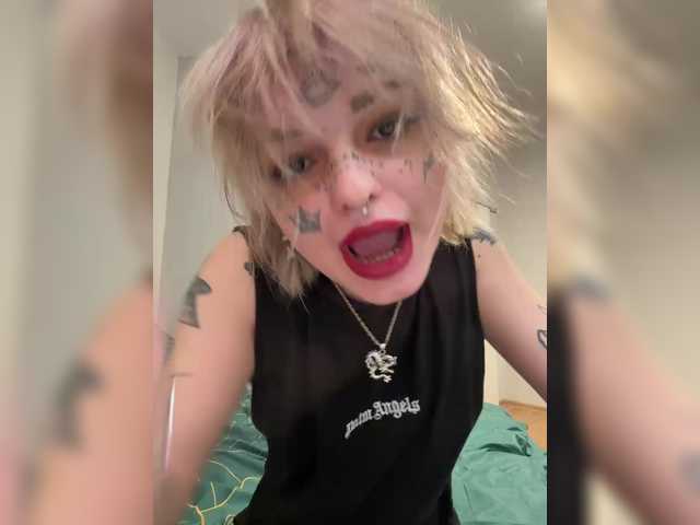 Broadcast screenshots MelindaArnold