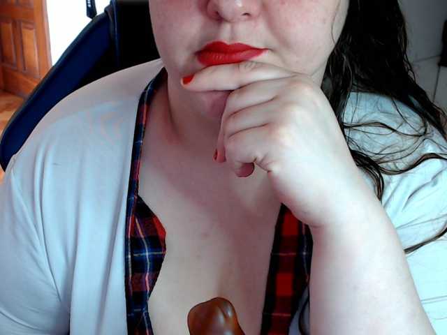 Photos Kimberly_BBW IS MY HAPPY BRITDAY MAKE ME VIBRATE WITH TOKENS I WANT TO RUN