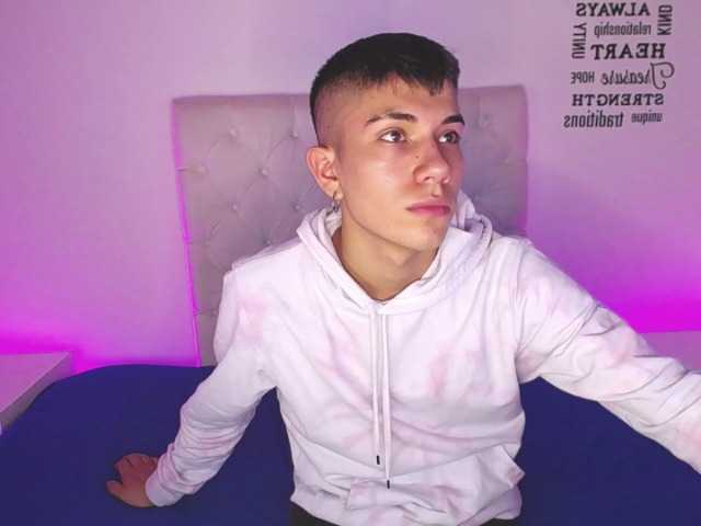 Broadcast screenshots mia-naughty63