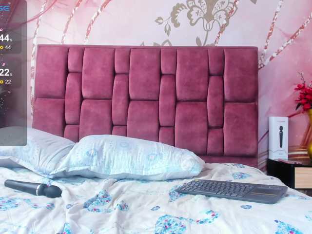 Broadcast screenshots mia-peyton