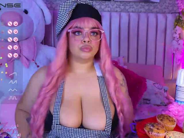 Photos Miah-Joness1 ♥Super Sweet Cake lick and Smash ♥ honey let's lick your cake for every 50 tkns ♥ Smash Sweet Cake for 250 tkns ♥ @total @sofar @remain