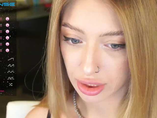 Broadcast screenshots MiaMeows
