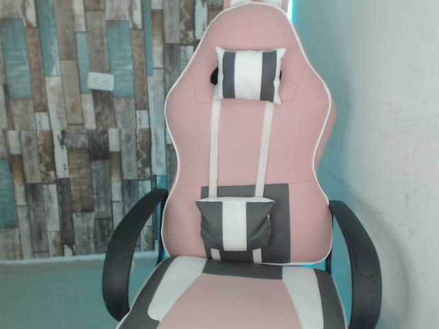 Broadcast screenshots MiaRizos