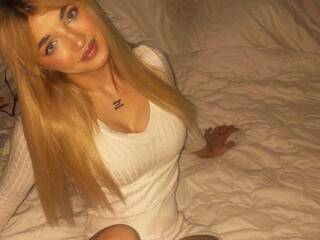 Erotic video chat MichelleHalo