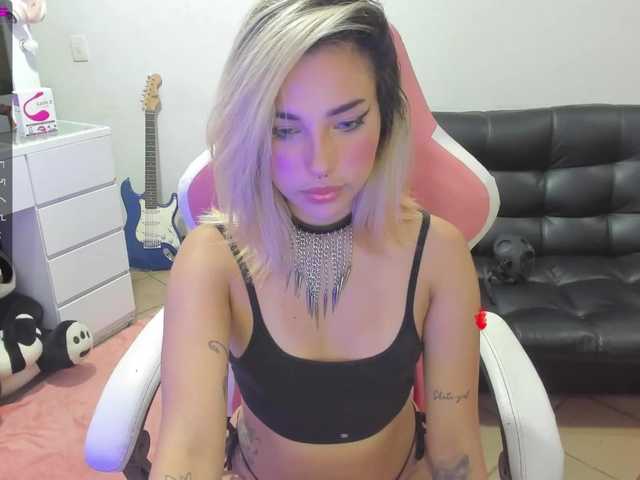 Photos MichelleLarso Hi! Welcome to Michellelarsson_'s room. Can you help me relax? :р ♥ Butt plug and vibro sh➊w! ♥ Lush on! ♥ Multi-Goal : #cum #smalltits #squirt #lovense #anal #cum