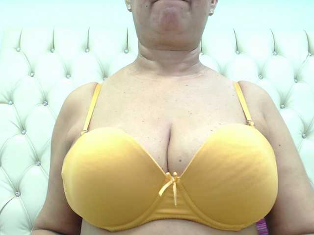 Photos MilfPleasure1 50 tits .. 100 open pussy im flexible .. 65 anal ... 200 naked and play with toy