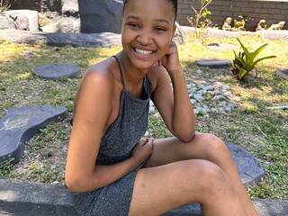 Erotic video chat MilkyBlondie2