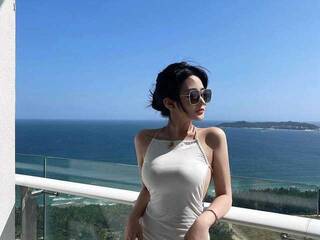 Erotic video chat Mina23ii