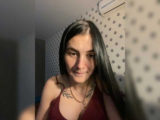 Welcome to my chat room! Feel free to say hi 😊