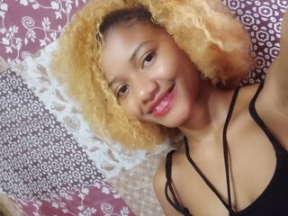 Erotic video chat Mirelle12