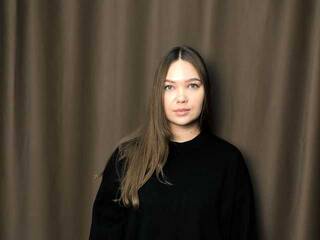 Erotic video chat MirelMinora