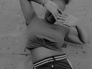 Erotic video chat Missbee1